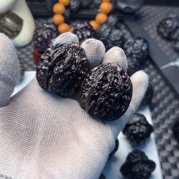 文玩核桃虎头37尺寸