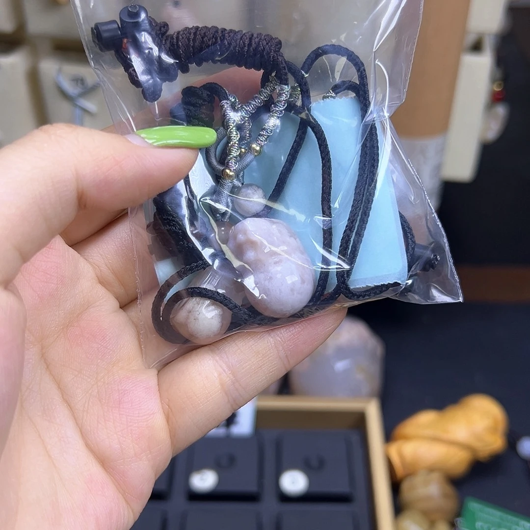 默***默吊坠(不含链)未镶嵌石英质玉