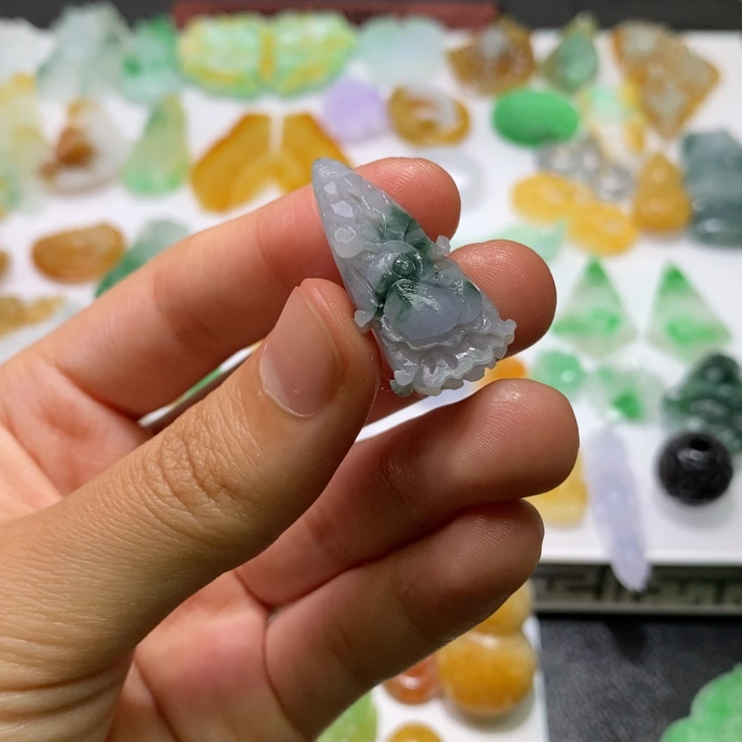 定制翡翠未镶嵌吊坠