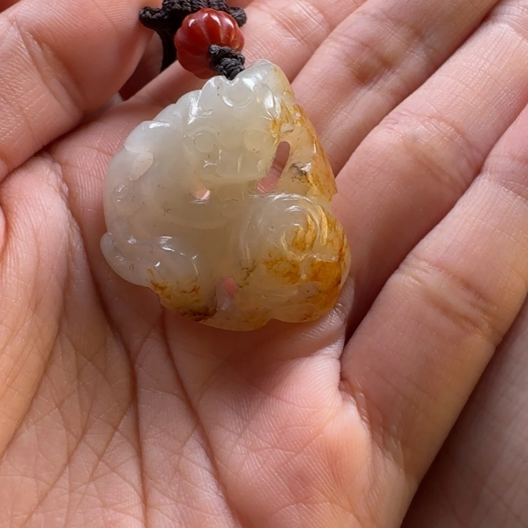 和田玉未镶嵌颈饰丰*