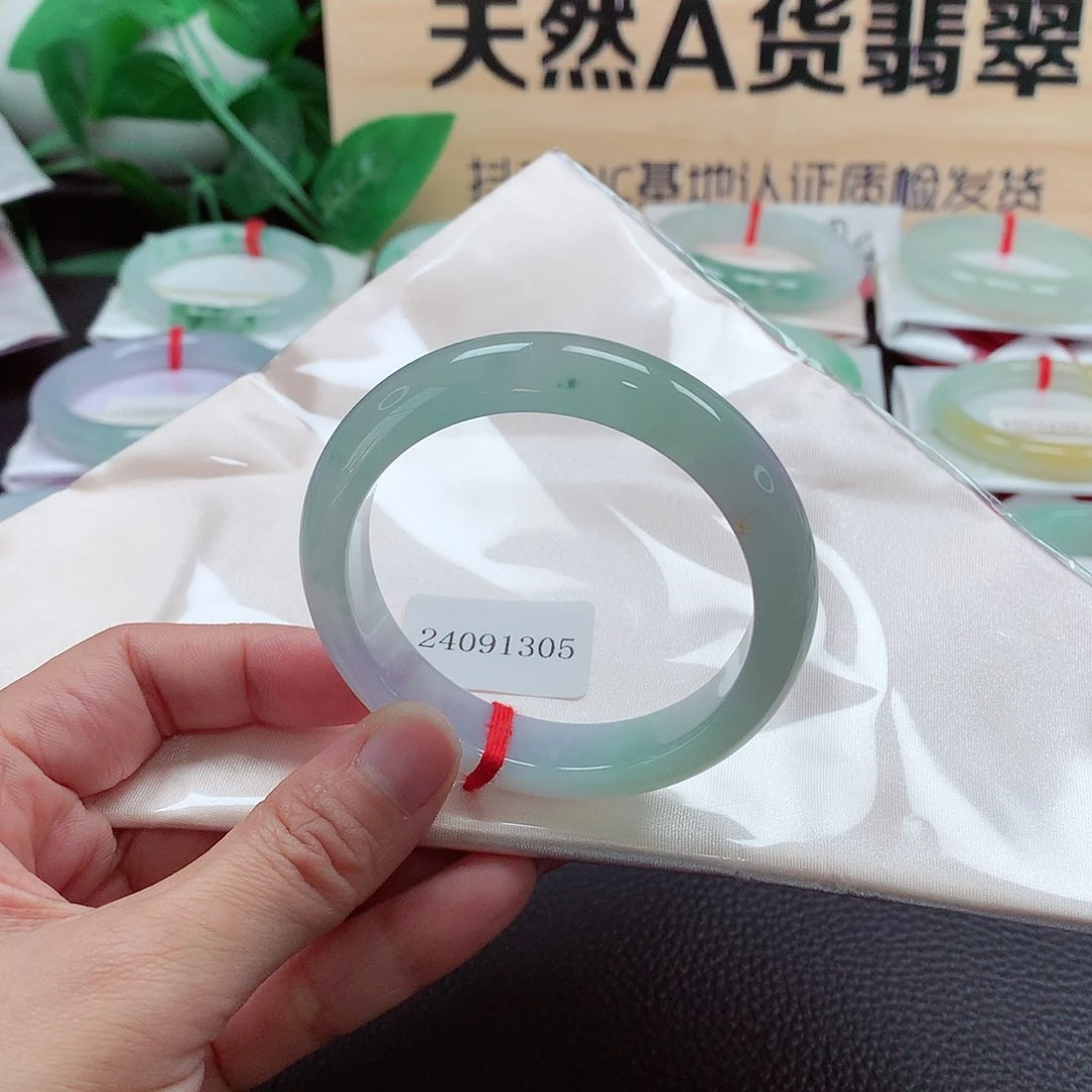翡翠手镯未镶嵌天然A货翡翠手镯
