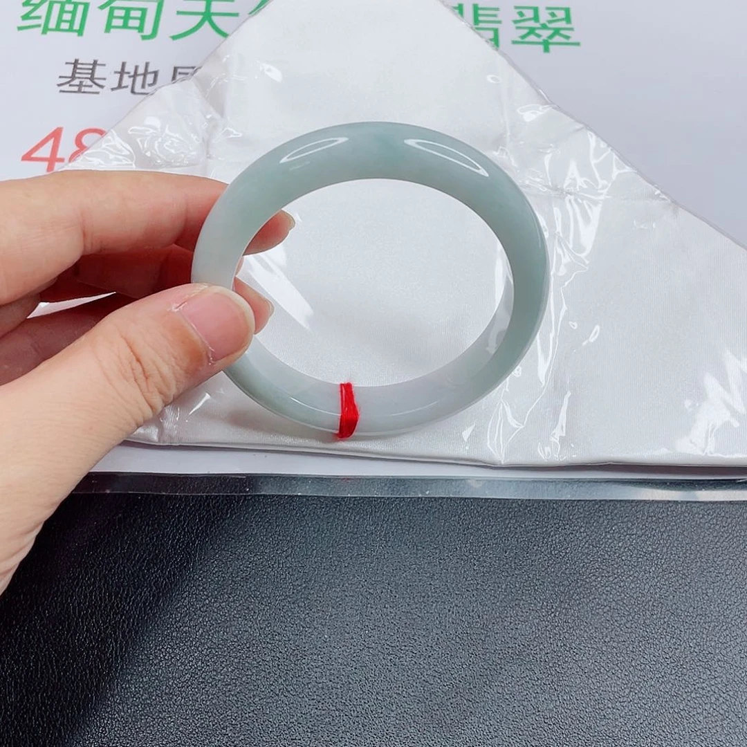 翡翠手镯未镶嵌?****?晴水手镯