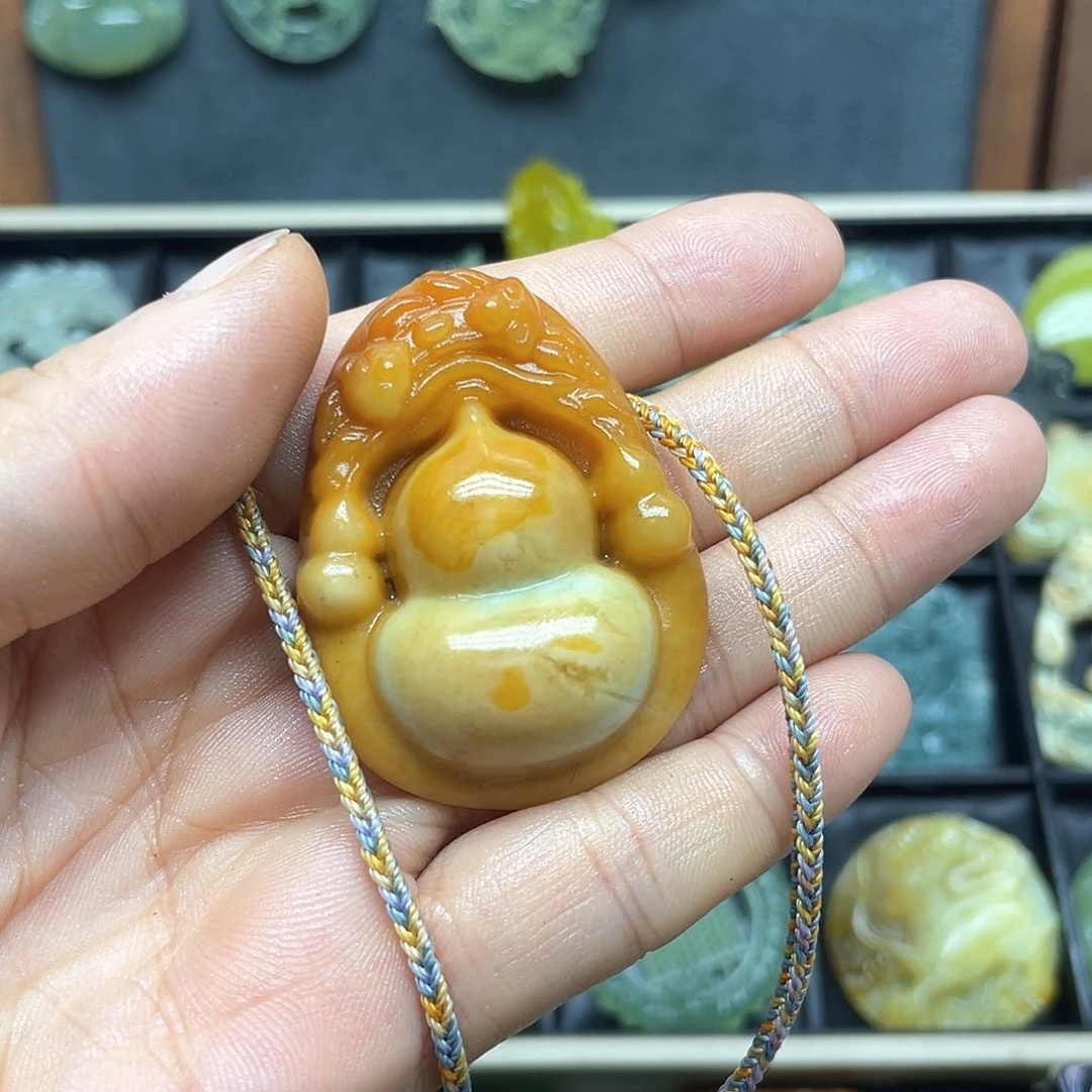 未镶嵌蛇纹石玉颈饰