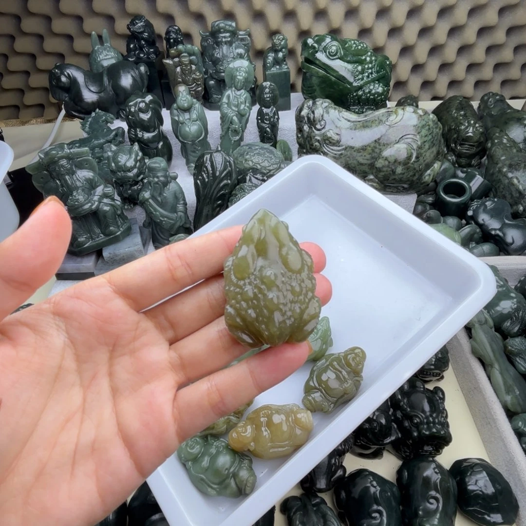 和田玉（糖玉）未镶嵌颈饰