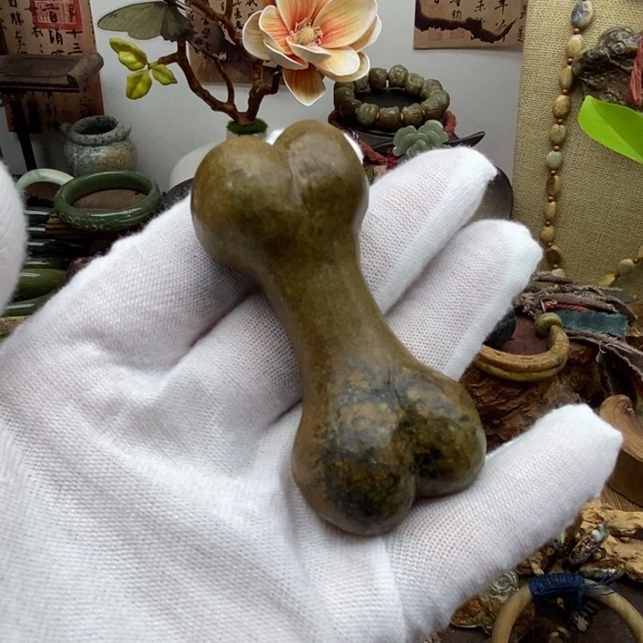 未镶嵌岫岩河磨玉（透闪石质玉）挂件