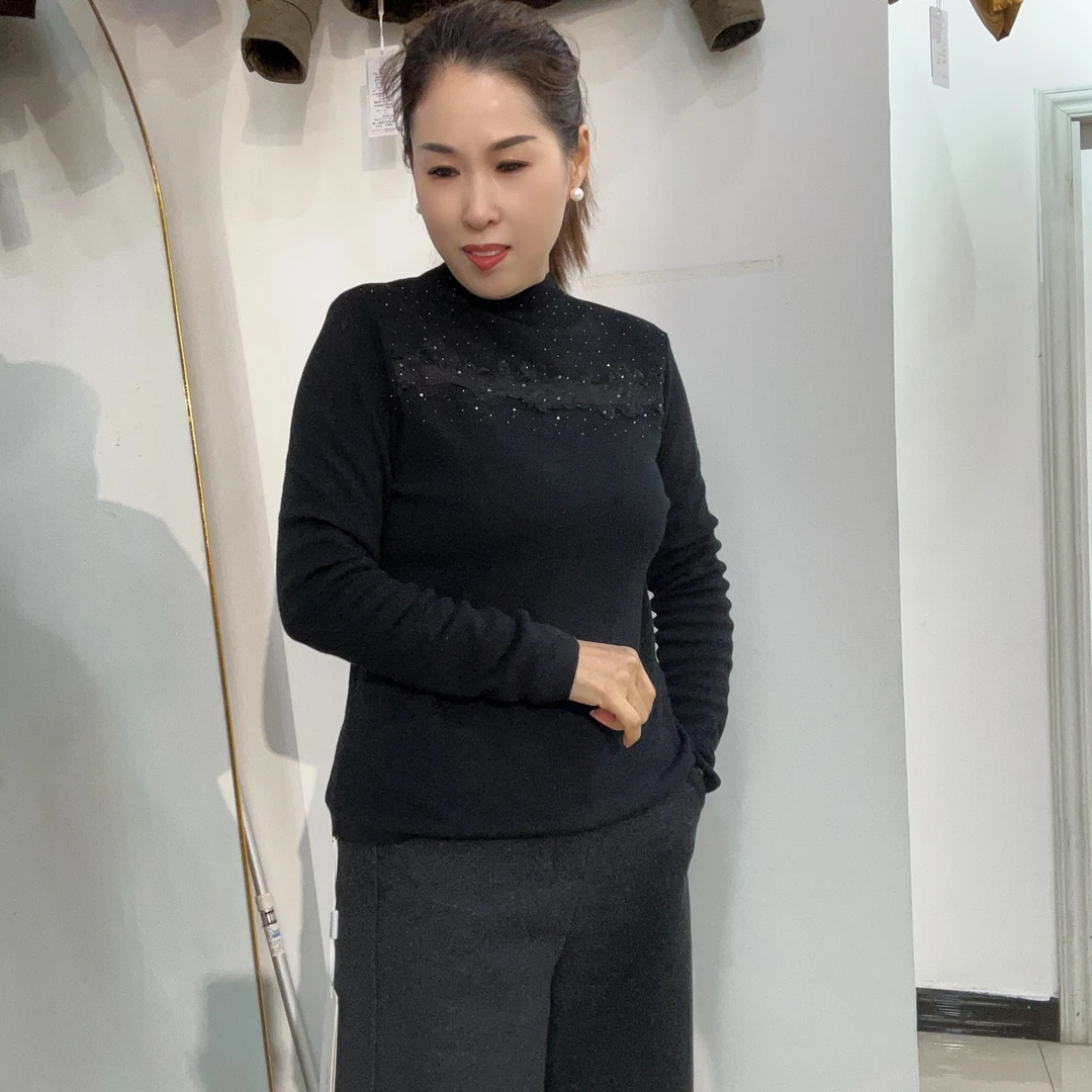 半高领烫钻长袖毛衣 时尚洋气修身显瘦 软糯百搭打底小衫