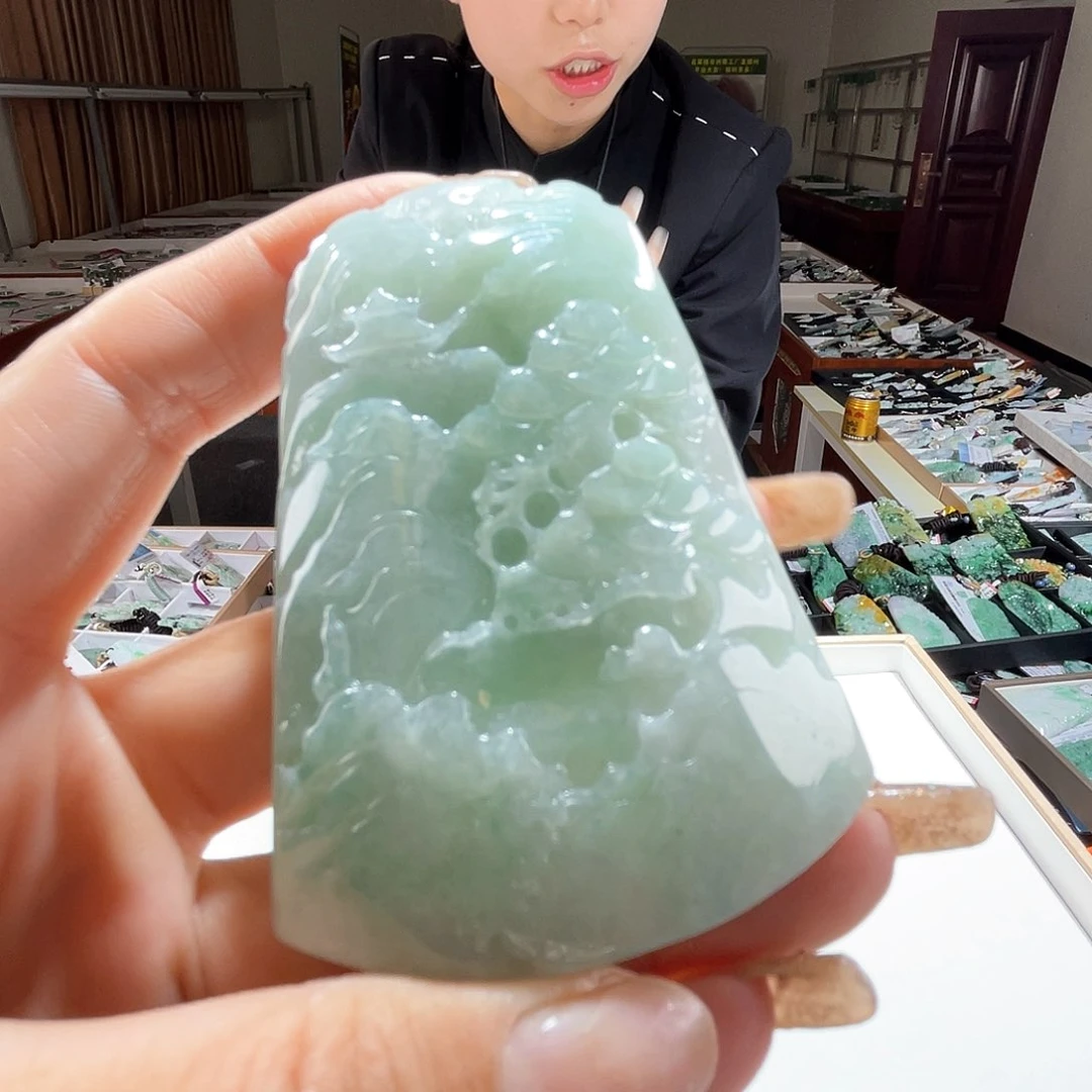 翡翠未镶嵌颈饰一