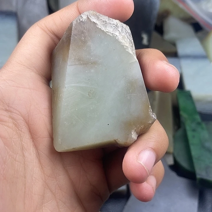 颈饰未镶嵌和田玉（糖玉）