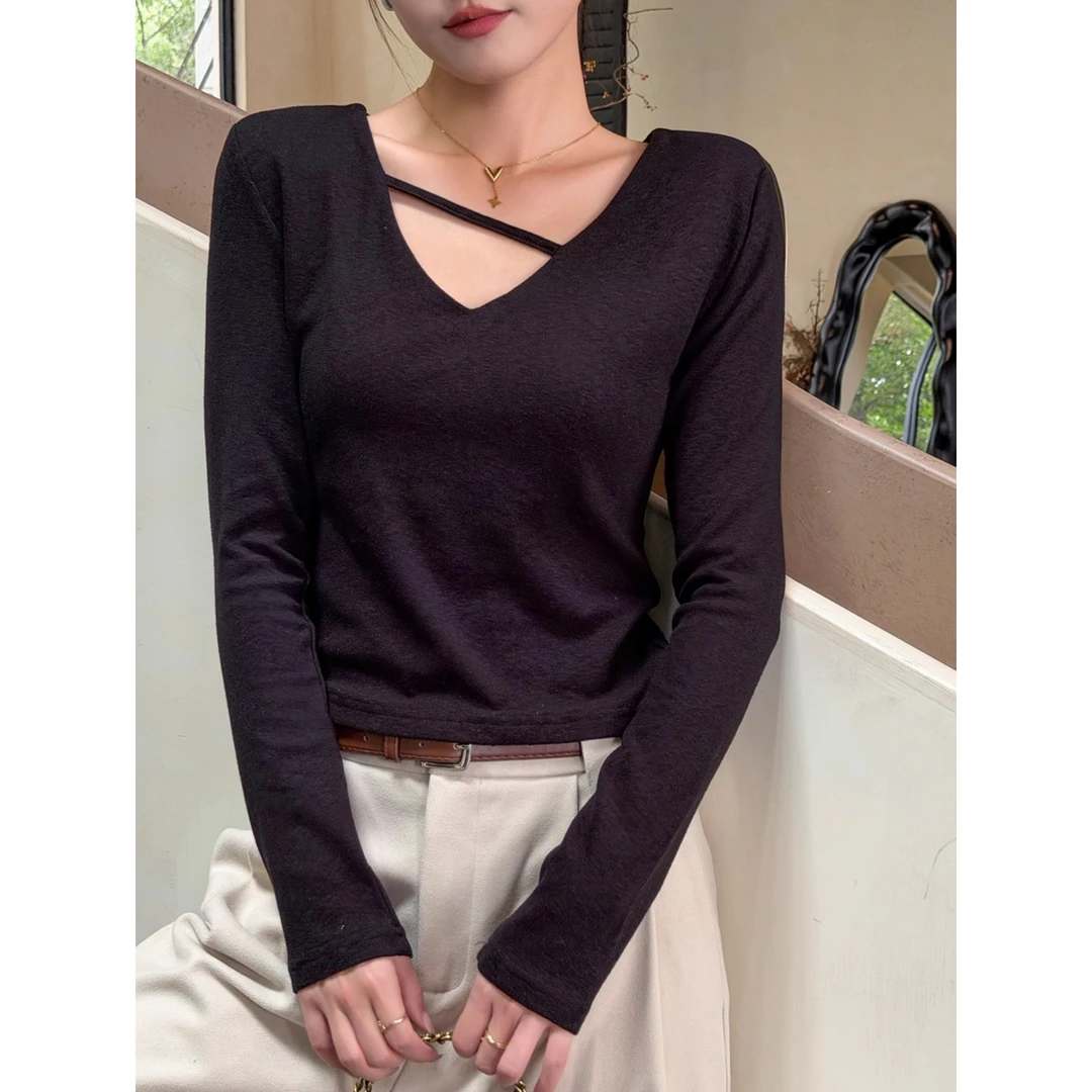 v领针织黑色打底衫女秋冬磨毛垫肩毛衣长袖内搭上衣修身2025新款