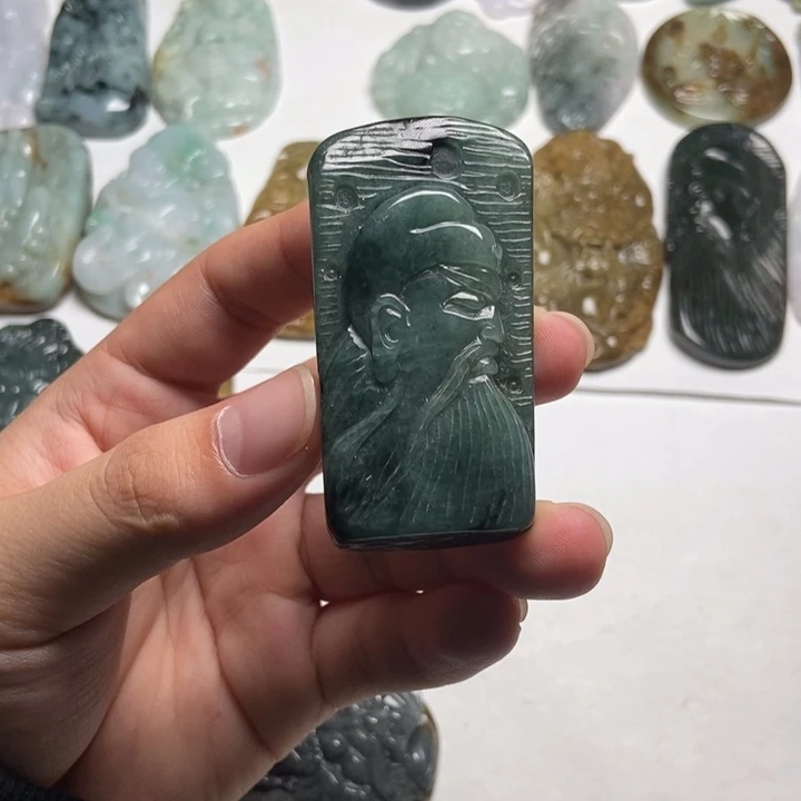 翡翠未镶嵌颈饰关公34