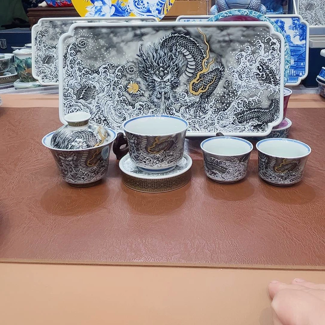 摆件景德镇陶瓷研究所工作的