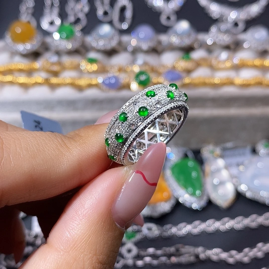 翡翠18K金镶嵌颈饰戒指