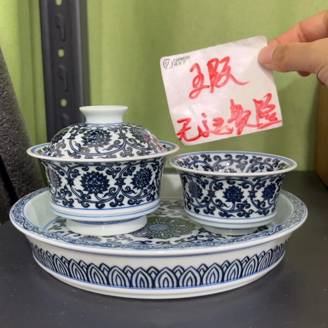 满绘双钩线缠枝莲
