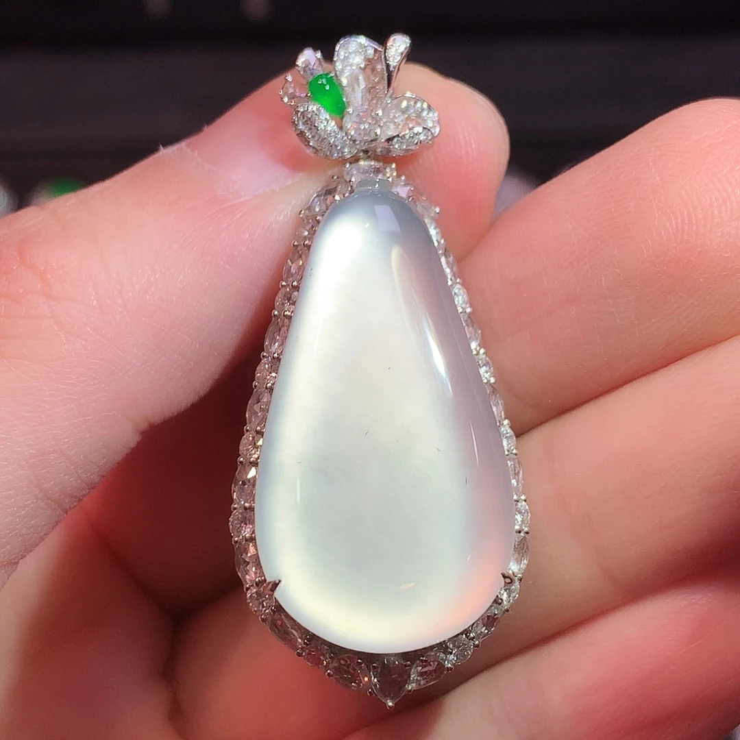 翡翠18K金镶嵌吊坠(赠链)玻璃种极光白福瓜吊坠