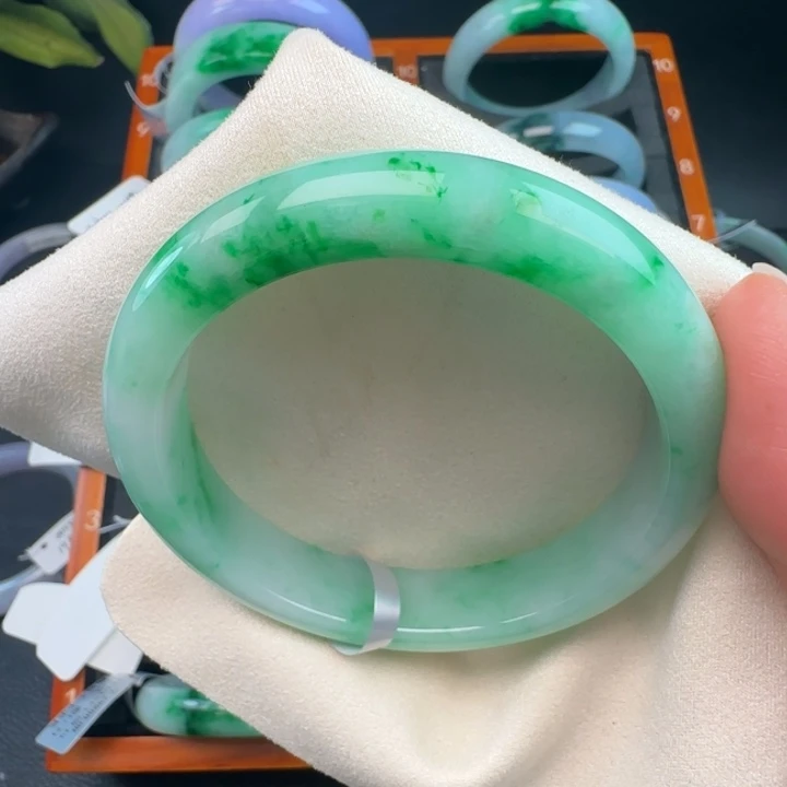 翡翠未镶嵌手镯缅甸翡翠