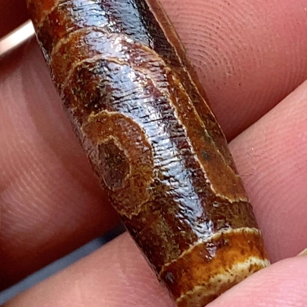 DIY琉璃挺**都珠子的颜色是蓝色和白色