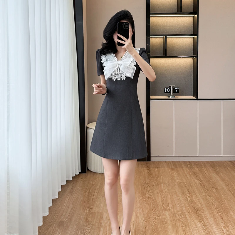 2025新款轻奢小众高级感连衣裙财阀千金女装白色蕾丝拼接灰色裙子