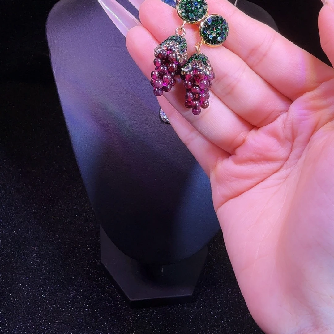 合金石榴石耳饰葡萄