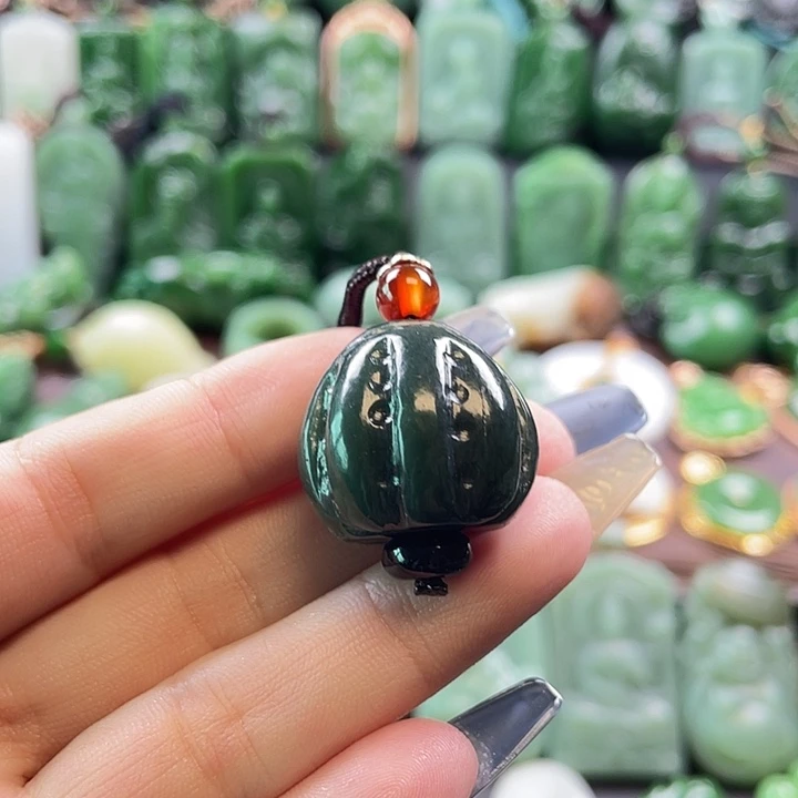 .***音和田玉未镶嵌挂件