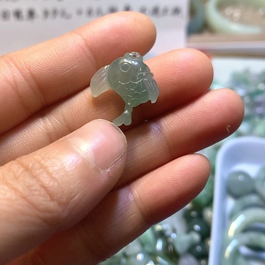 翡翠未镶嵌颈饰吊坠