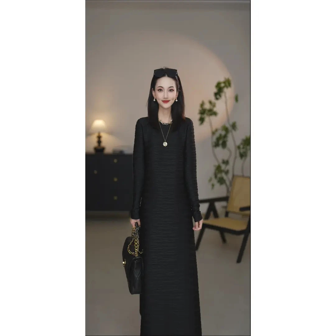 阿玛施早秋新款新中式质感正肩黑色小香风长袖连衣裙长裙5500080