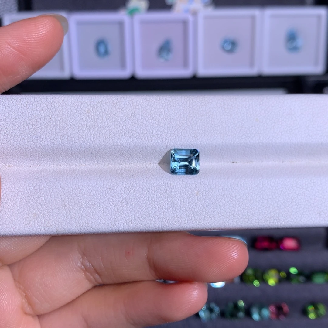 未镶嵌笔搁海蓝宝石1.2ct