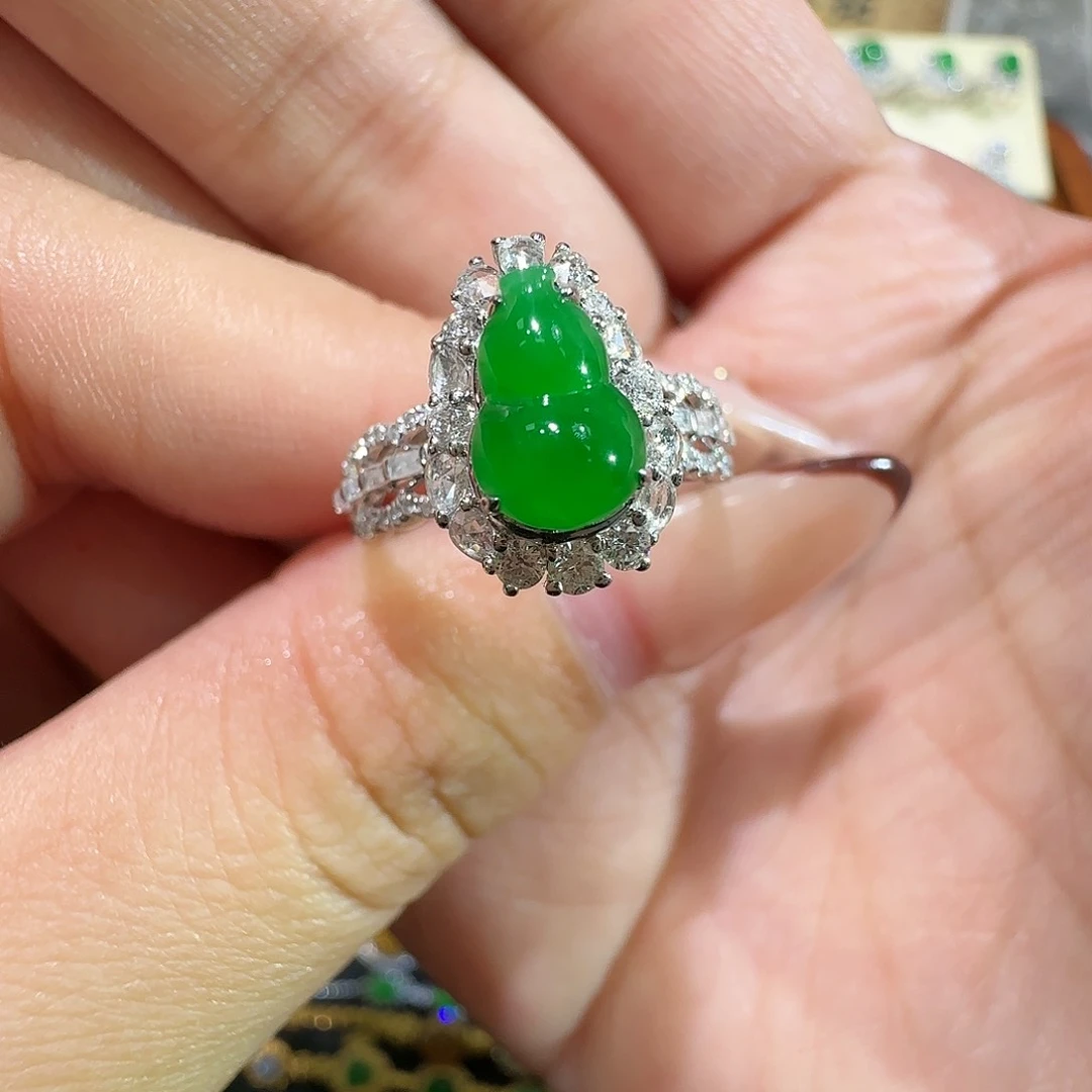 【闪购商品】18K金镶嵌戒指翡翠