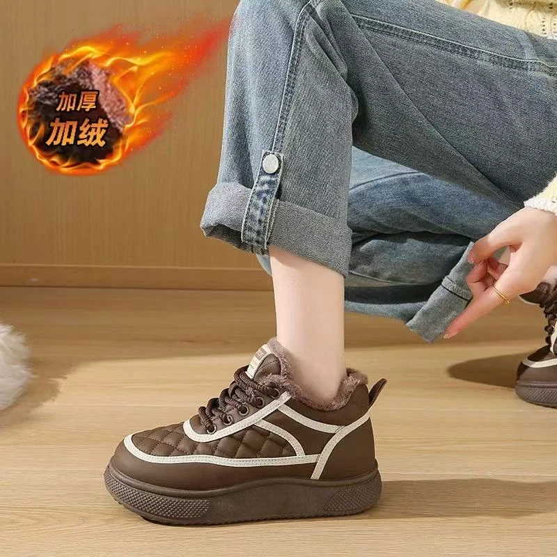 W8558-1冬季新款女式圆头中帮棉鞋加绒保暖厚底时尚简约休闲鞋