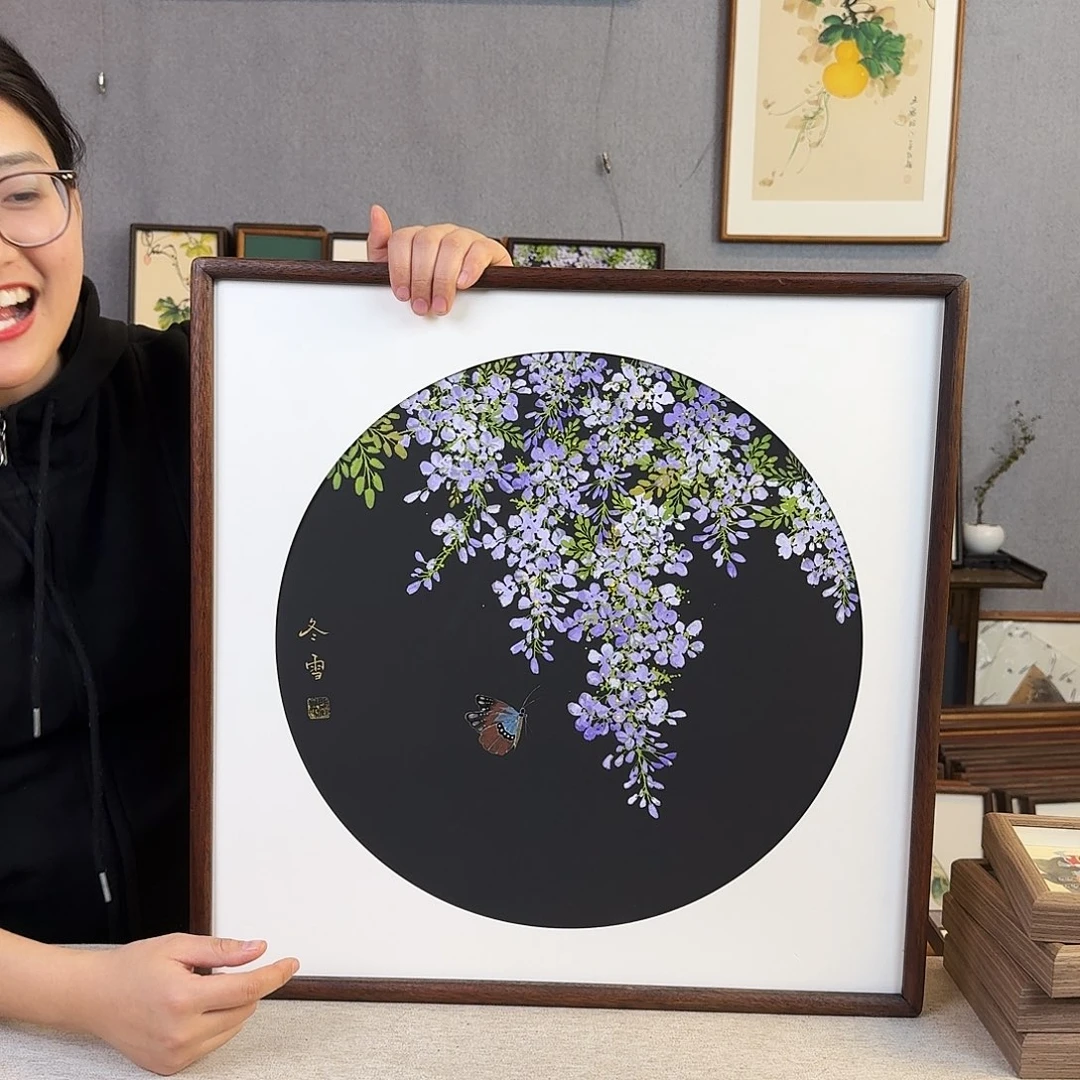 国画手绘带框尺寸： 53*53