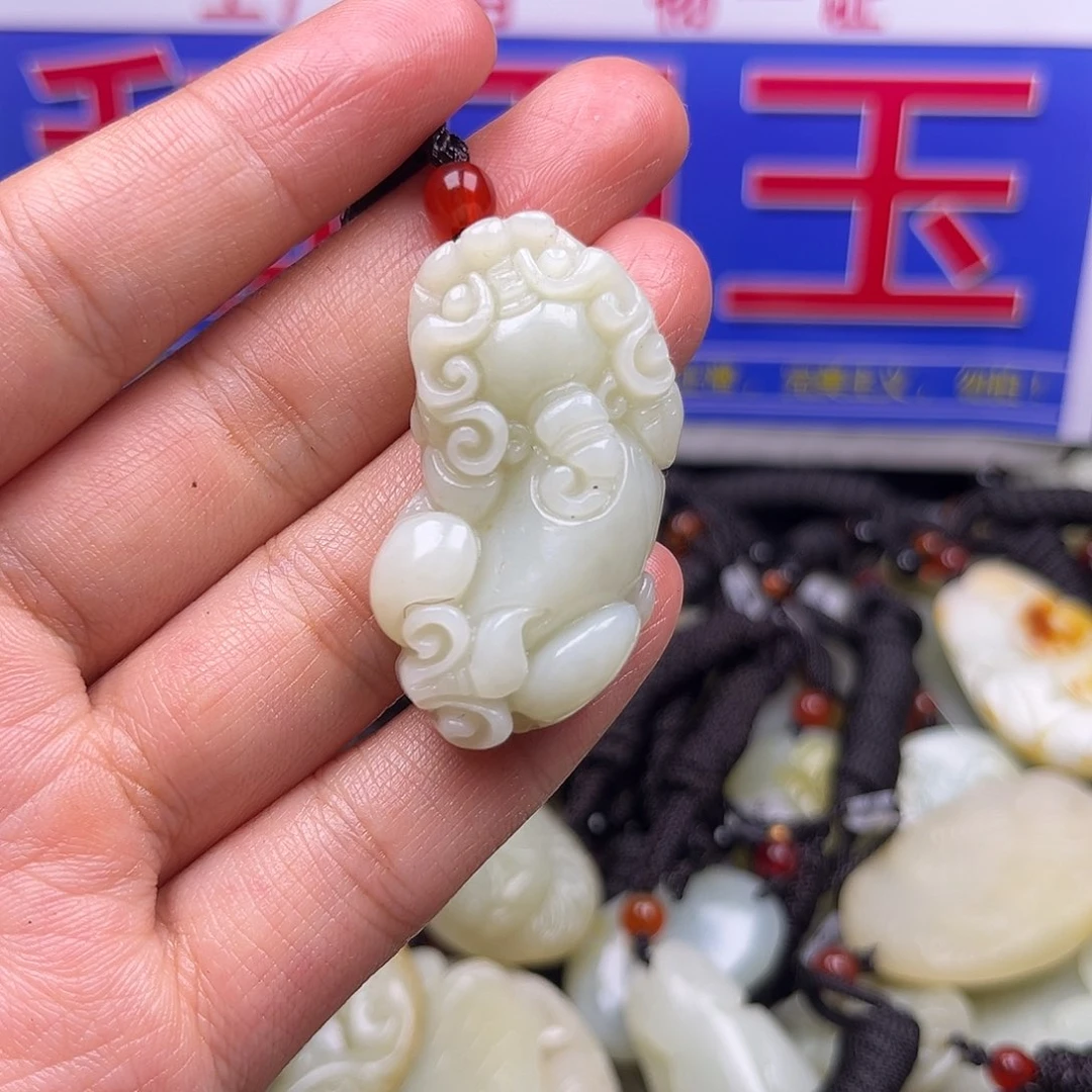颈饰未镶嵌和田玉