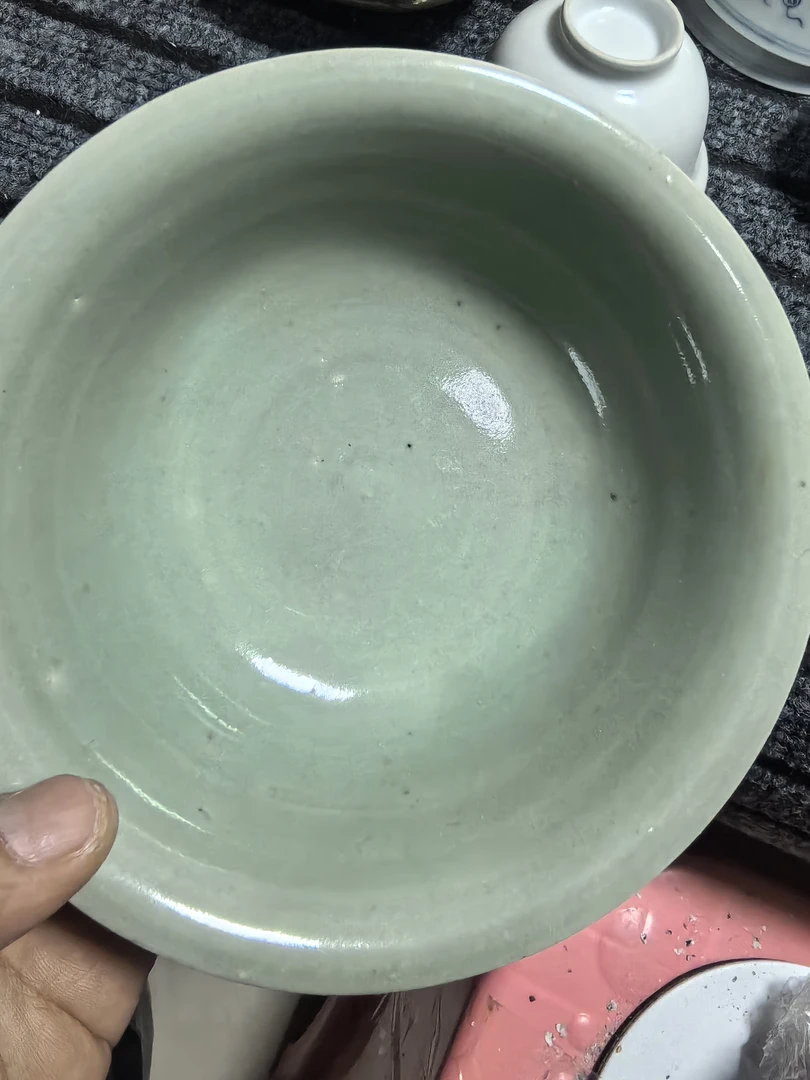 一个青釉的一个碗