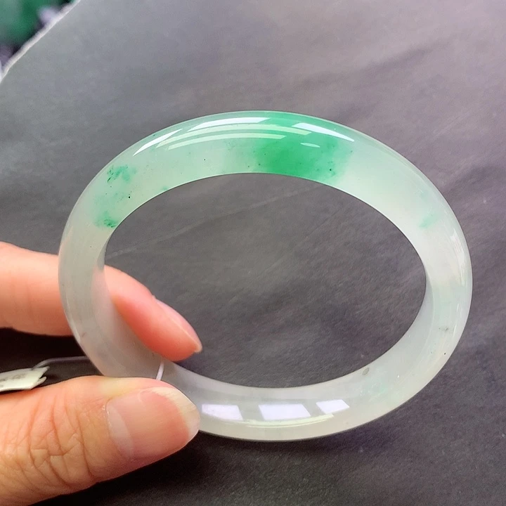 未镶嵌手镯石英质玉