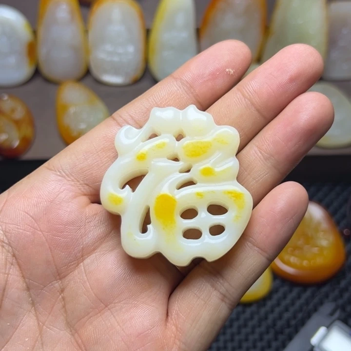 颈饰未镶嵌和田玉