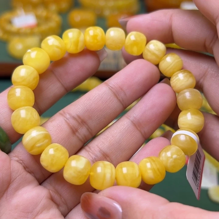 蜜蜡未镶嵌珠宝奇石