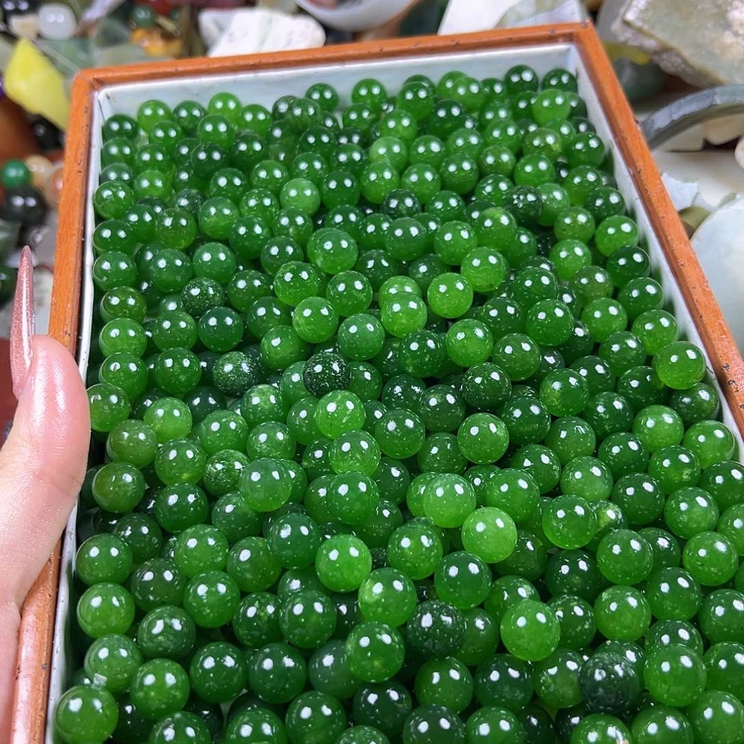 颈饰未镶嵌和田玉(糖玉)