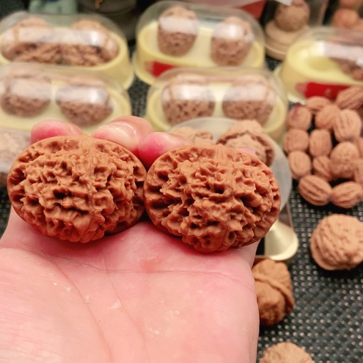 文玩核桃吊坠W****I狮子