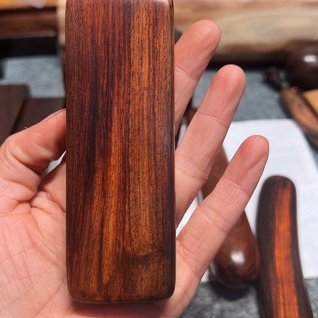 交趾黄檀（大红酸枝）夜*