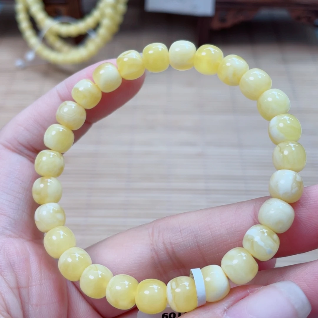 陌***n蜜蜡未镶嵌裸石蜜蜡26