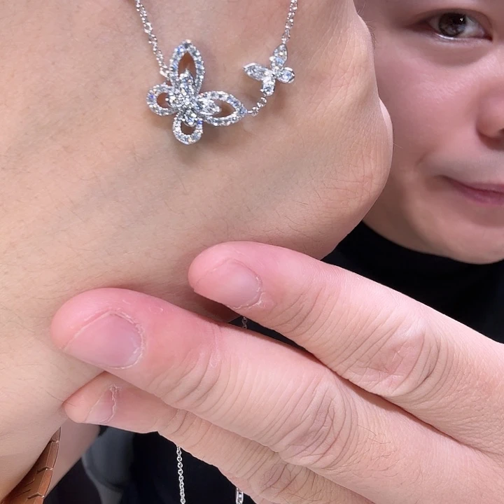 钻石18K金镶嵌颈饰