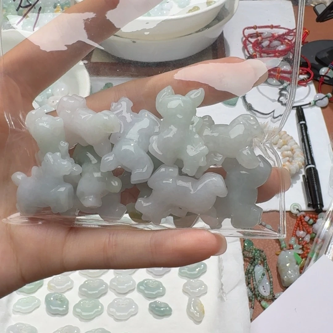 未镶嵌挂件翡翠福利1个，不包邮，拍一单邮费发货