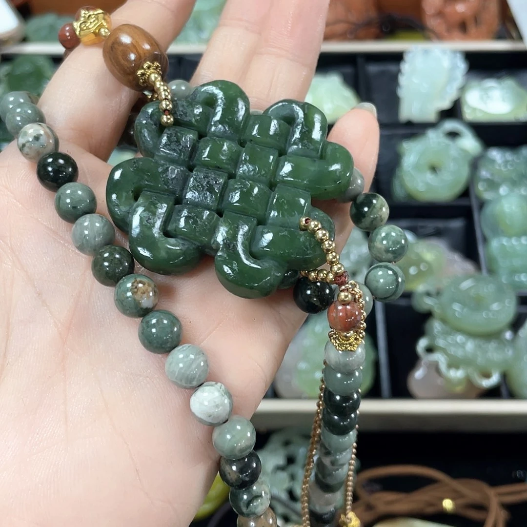 和田玉（糖玉）颈饰未镶嵌幸***释