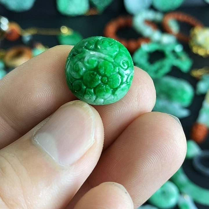 翡翠未镶嵌颈饰吊坠