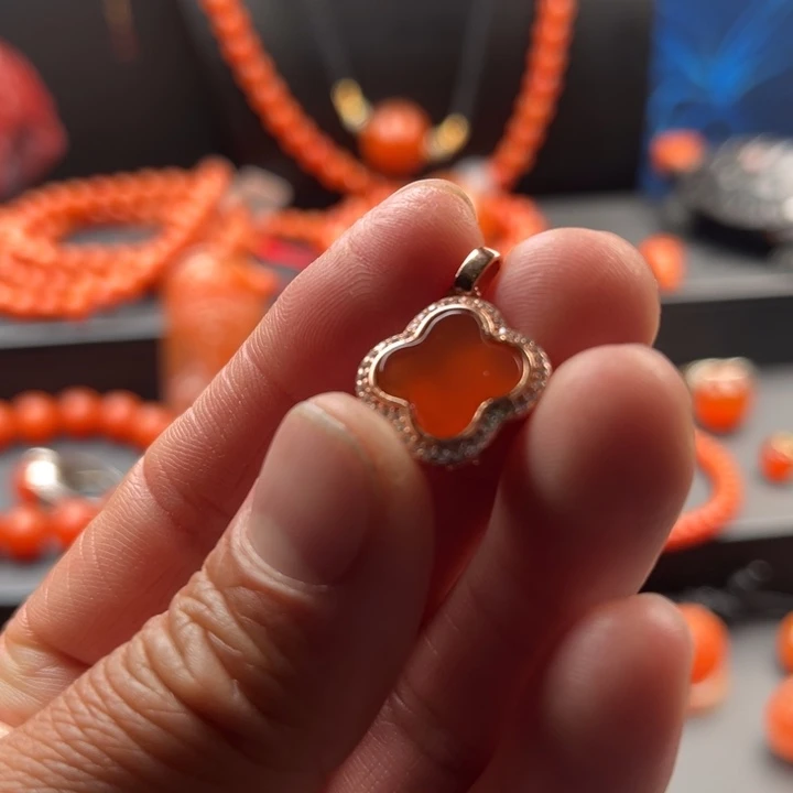 南红玛瑙银S925镶嵌吊坠