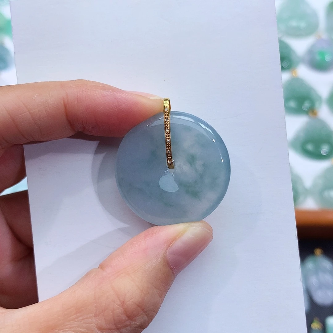 翡翠18K金镶嵌颈饰翡翠吊坠