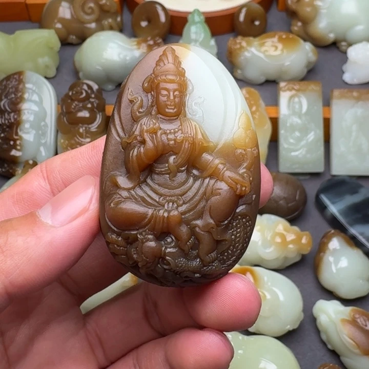 和田玉颈饰未镶嵌D****u