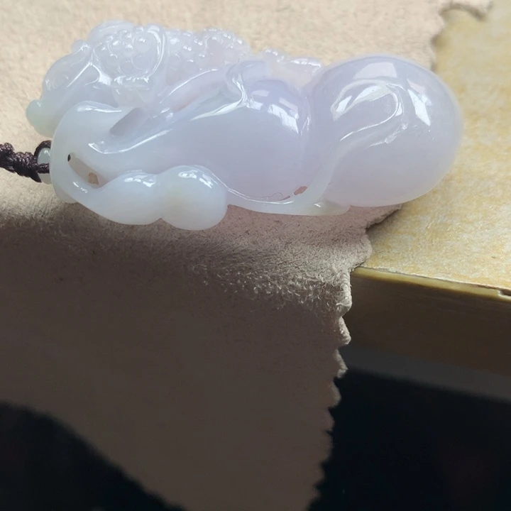 翡翠手镯未镶嵌吊坠