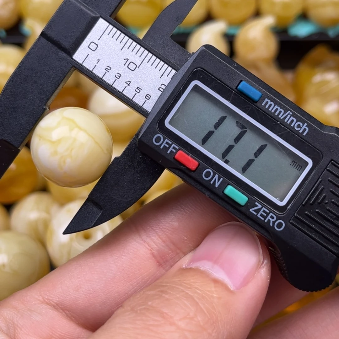 蜜蜡裸石未镶嵌西*望蜜蜡