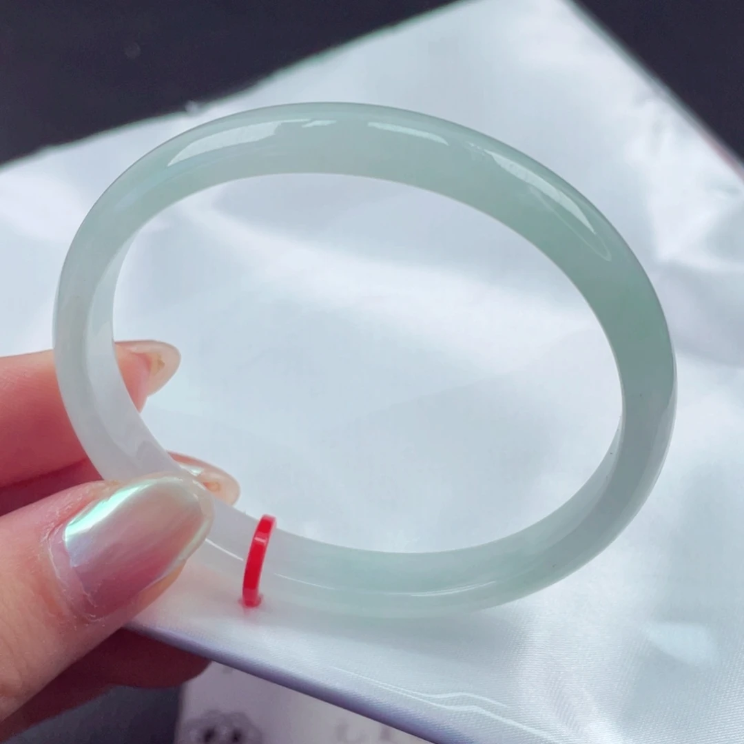 翡翠未镶嵌手镯56贵妃