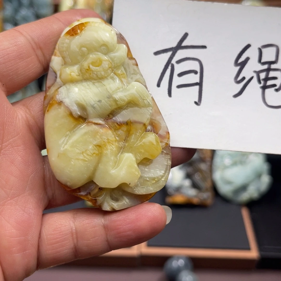 蛇纹石玉未镶嵌颈饰