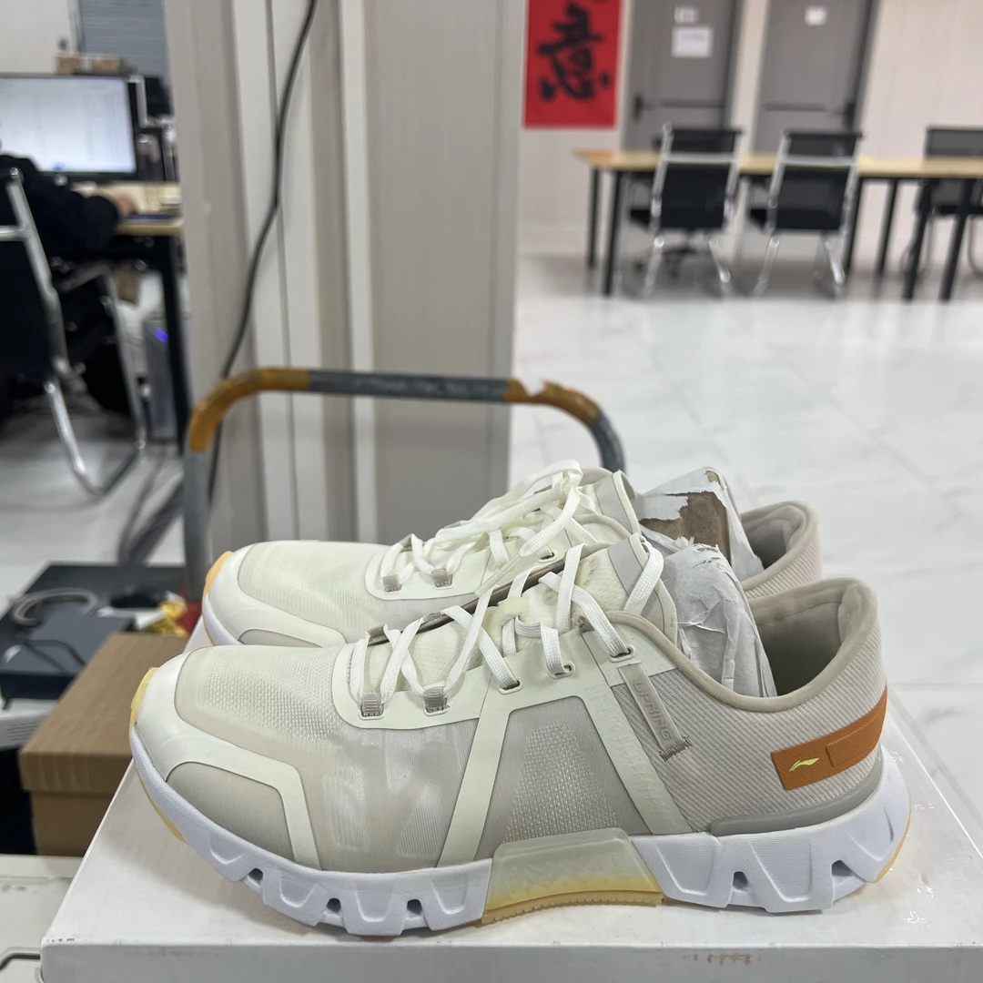 《B品以直播展示为准》色差(X1010)李宁女子休闲运动鞋AFVT004-6